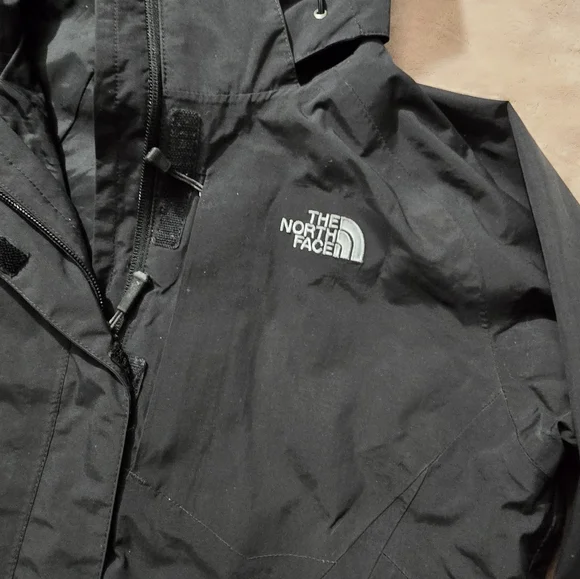 The North Face Waterproof Black Jacket Hyvent Size Medium
